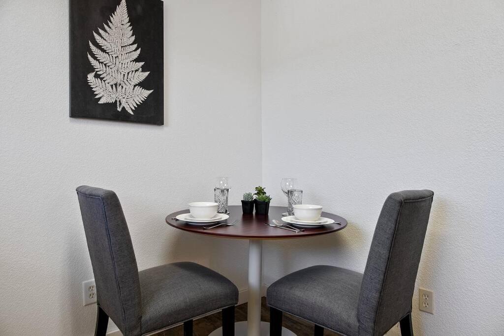 Couples Studio 1 W Full Kitchen Lägenhet Oakhurst Exteriör bild
