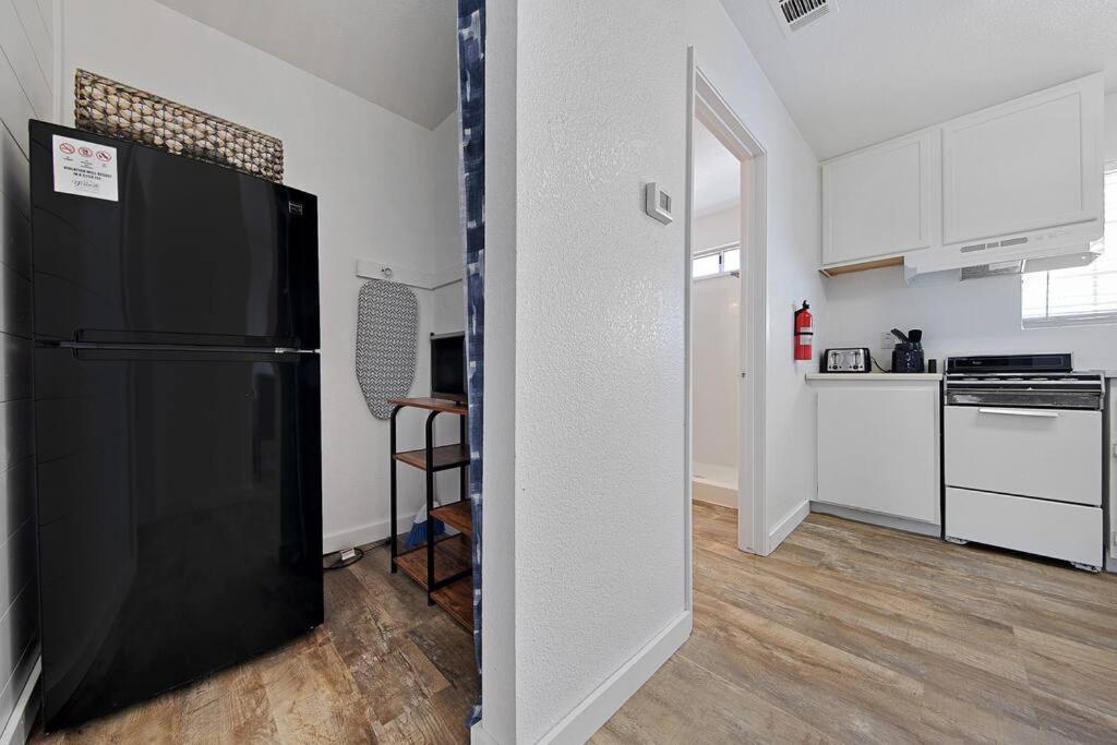 Couples Studio 1 W Full Kitchen Lägenhet Oakhurst Exteriör bild